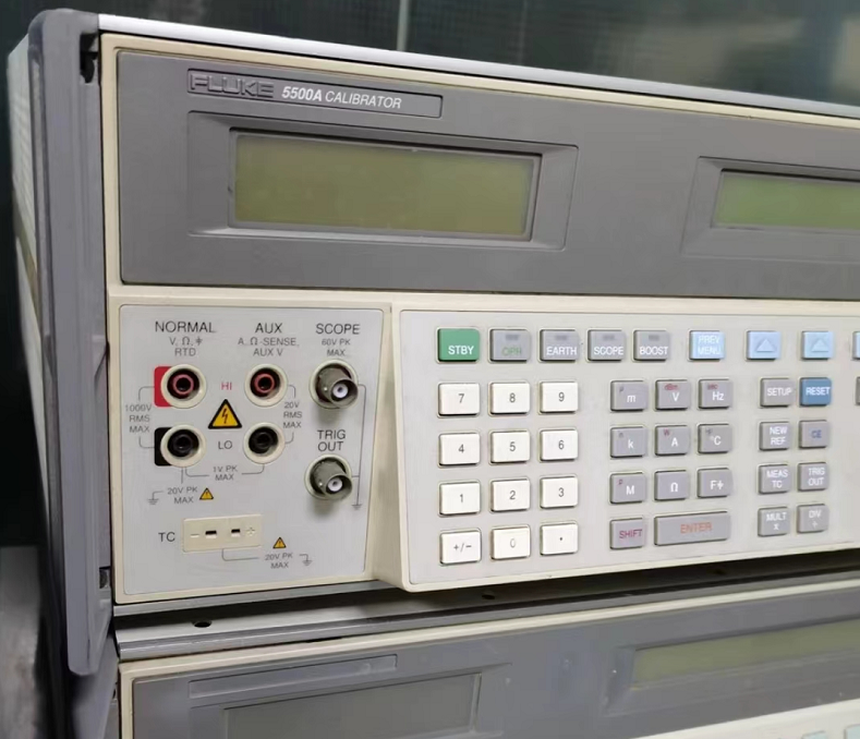 63800f730e29b.png 校準(zhǔn)儀FLUKE5500A 6.png