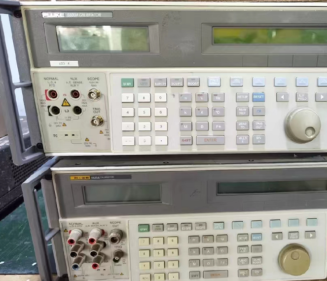 63913f36b7c43.png 校準儀FLUKE5500A 5520A.png