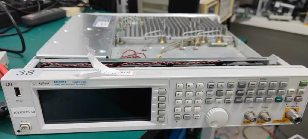 63a3a8591a815.png 維修信號(hào)源N5182A 1.png