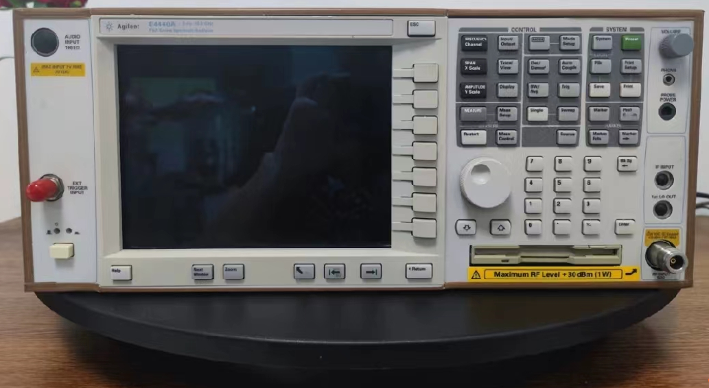 64caf6a4c9afe.png 頻譜E4440A 9.png