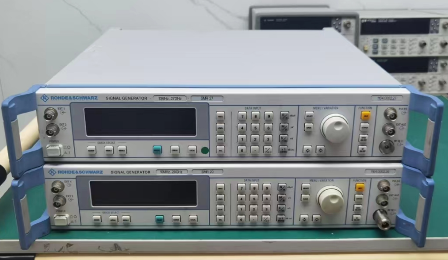 64ebf13d222a5.png 信號源SMR20.png